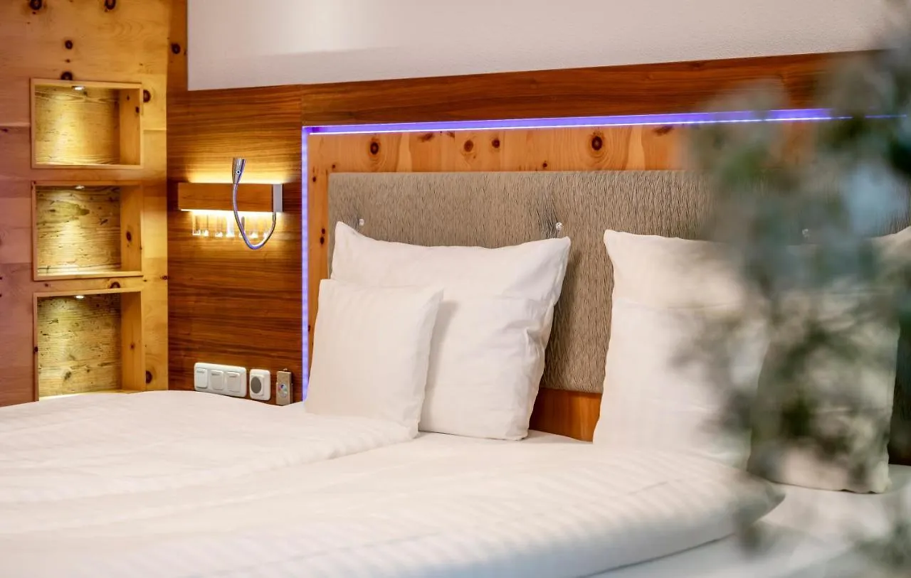**** Hotel Huettenhof - Wellnesshotel & Luxus-Bergchalets - Adults Only Grainet Germany