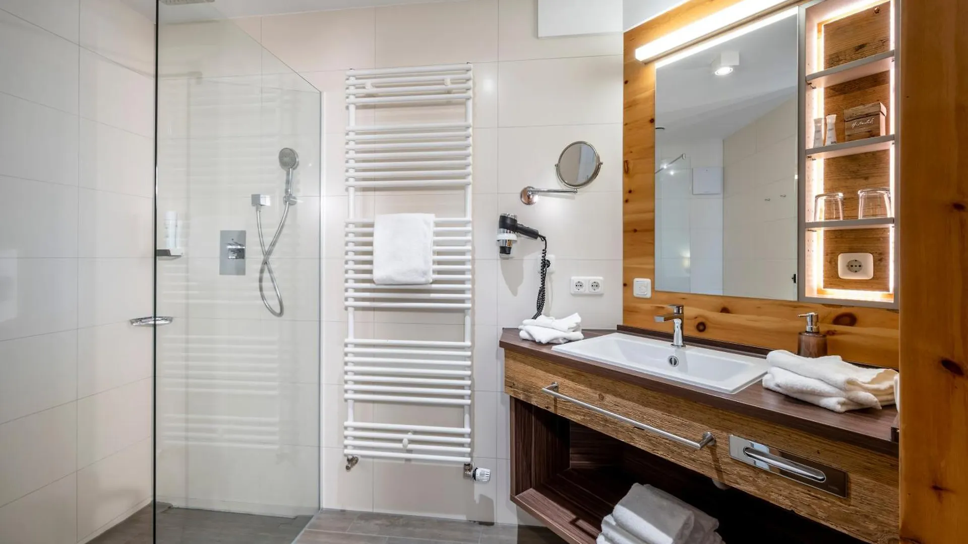 Hotel Huettenhof - Wellnesshotel & Luxus-Bergchalets - Adults Only Grainet
